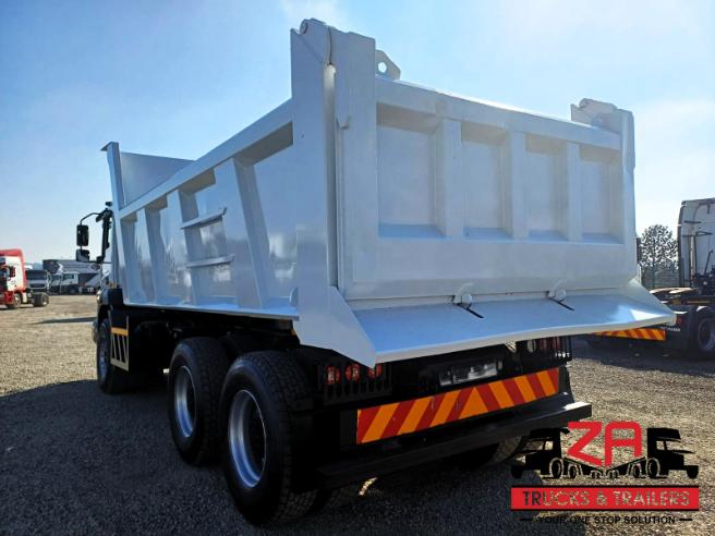 2022 FUSO FJ26.280 10 CUBE TIPPER TRUCK [#11449]